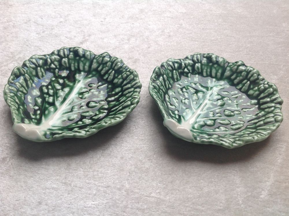 2 COUPELLES VIDE POCHE FEUILLE DE CHOU EN FAIENCE Envoi Poss 29 Tr�gunc (29)