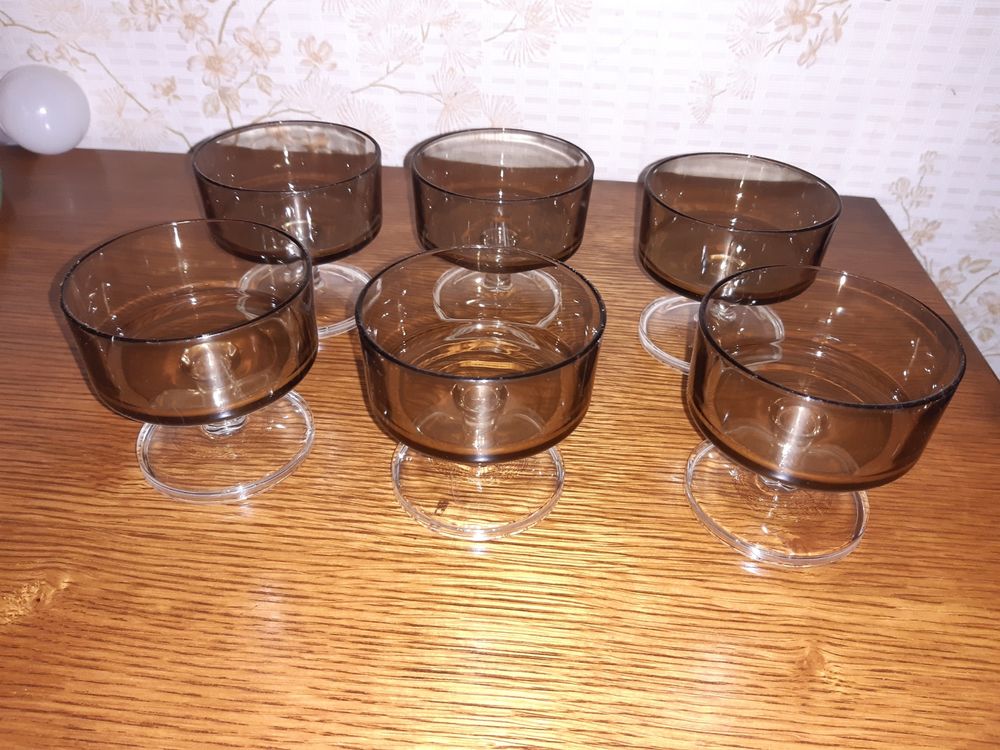 coupes � champagne ou glace... 8 Le Creusot (71)