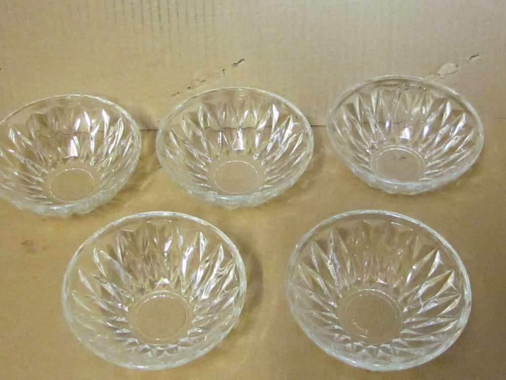 Coupes � fruits sans pieds
10 Tignieu-Jameyzieu (38)