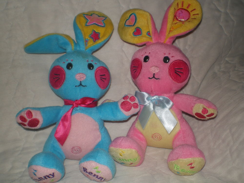 Couple de peluches lapins rose et bleu   Funny Benny   5 Paris 19 (75)