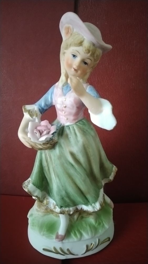 Couple porcelaine biscuit 6 Tilloy-l�s-Mofflaines (62)