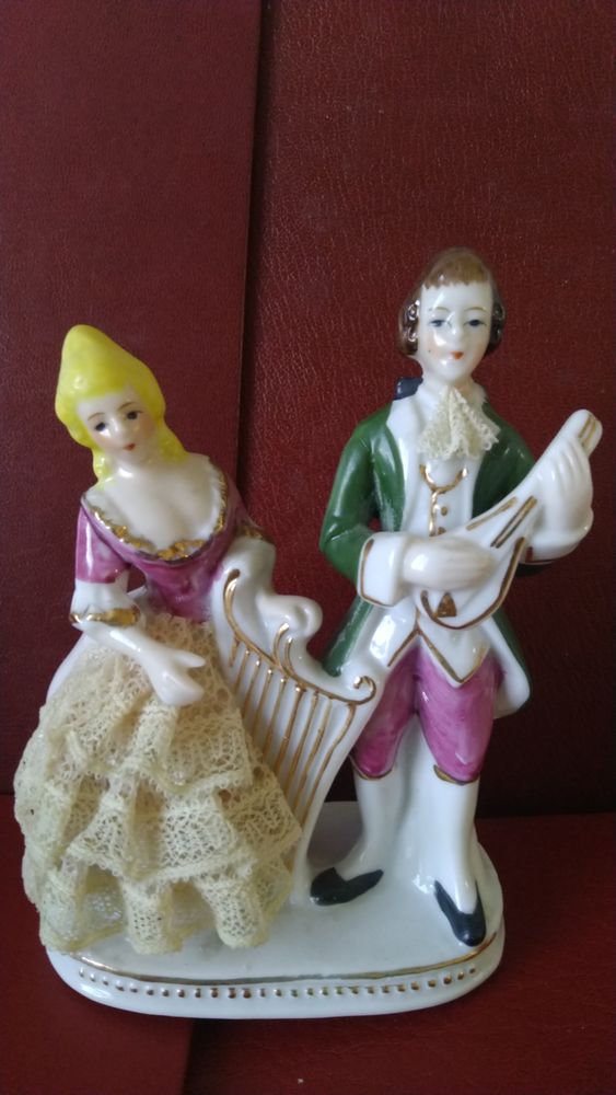 Couple porcelaine musiciens 20 Tilloy-l�s-Mofflaines (62)