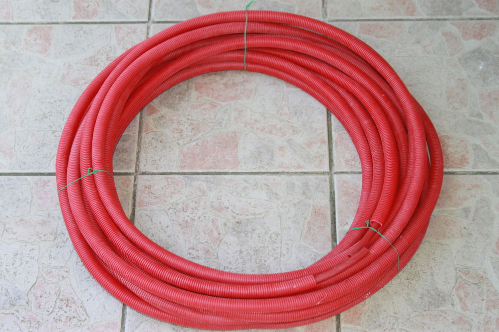 Couronne tuyau PER  gain� 10 Montigny-Lencoup (77)