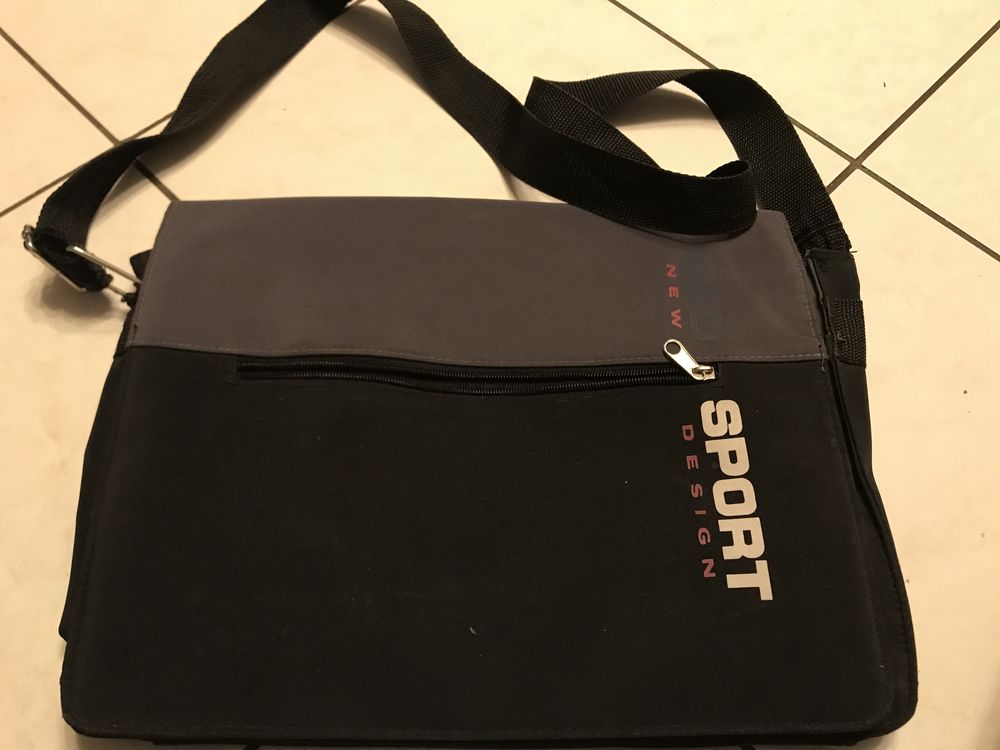 SAC DE COURS GRIS& NOIR 15 Saint-Genis-Laval (69)