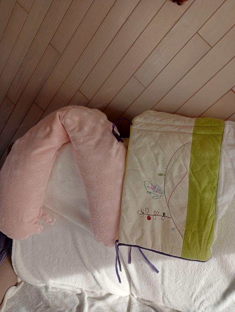 Coussin d'allaitement 
Tour de lit 10 Les Herbiers (85)