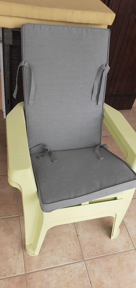 Coussin d'assise et dossier de chaise ou de fauteuil 15 Aubenas (07)