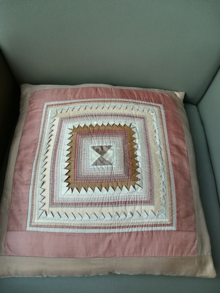 COUSSIN   HOUSSE  EN  SOIE 
0 Mouvaux (59)