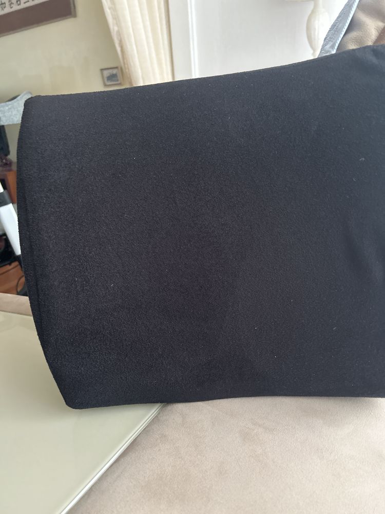 Coussin pour fauteuil ou de si�ge voiture 
Noir 25 Fontenay-le-Fleury (78)