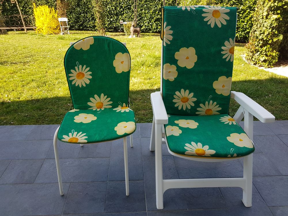 9 COUSSINS  AVEC DOSSIERS pour CHAISES JARDIN 99 Bonneville (74)
