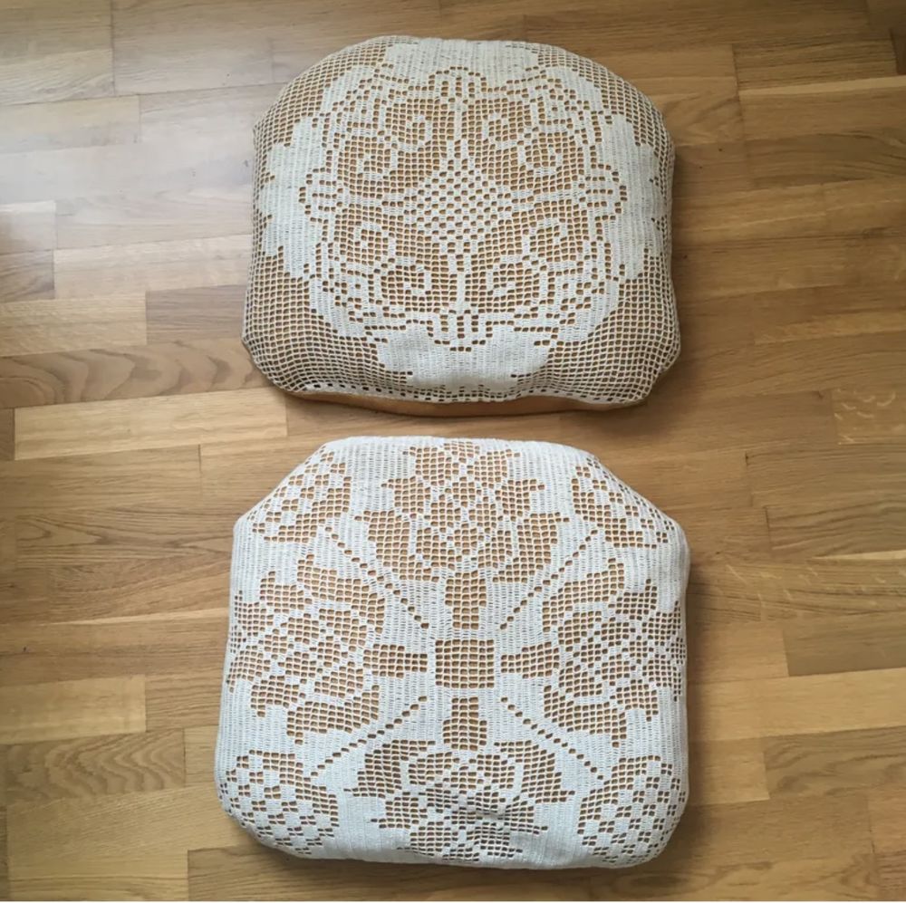 2 coussins brod�s 20 Cambrai (59)