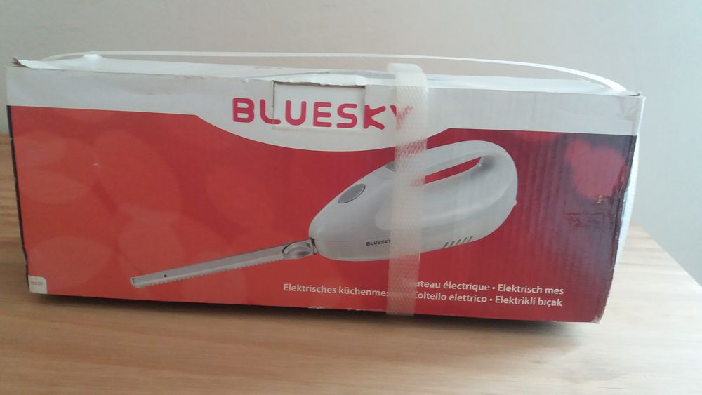 Couteau �l�ctrique blanc 2 lames bluesky - Neuf 10 Domart-en-Ponthieu (80)