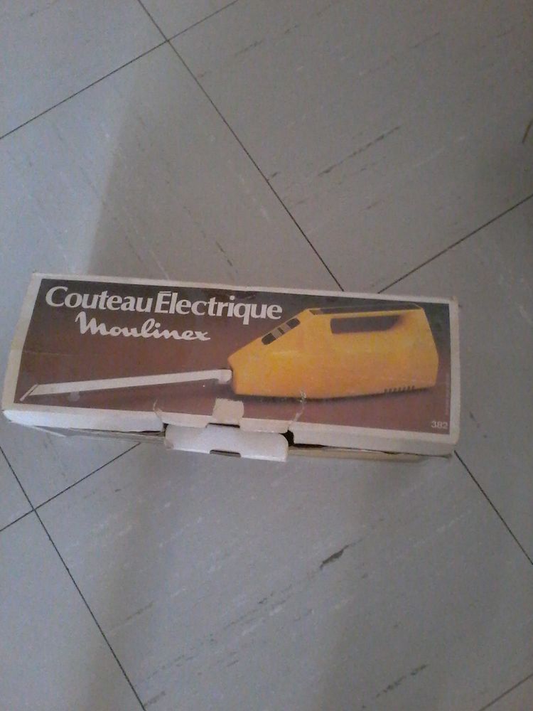 Couteau  �lectrique marque moulinex  dans emballages 15 Tourcoing (59)