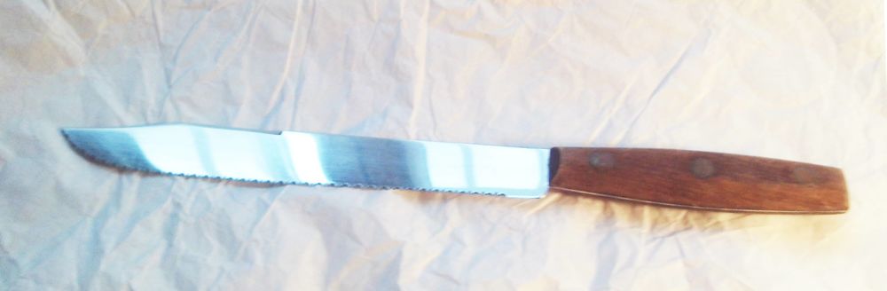 Couteau � pain (coutellerie de Thiers), 5 Villeurbanne (69)