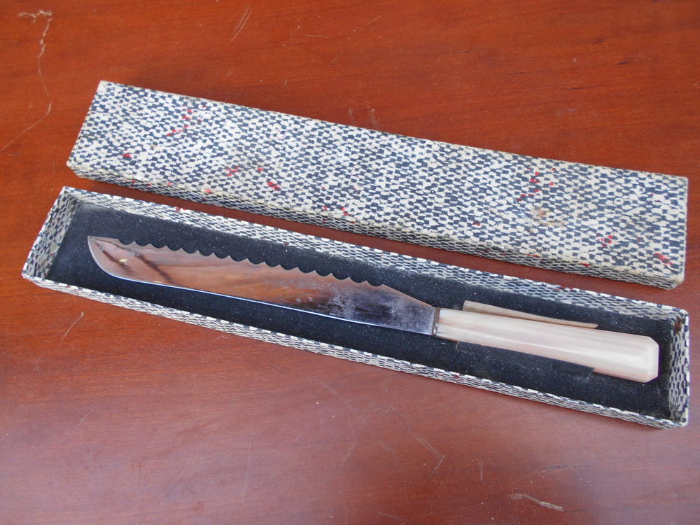 COUTEAU A PAIN 5 Dammarie-les-Lys (77)