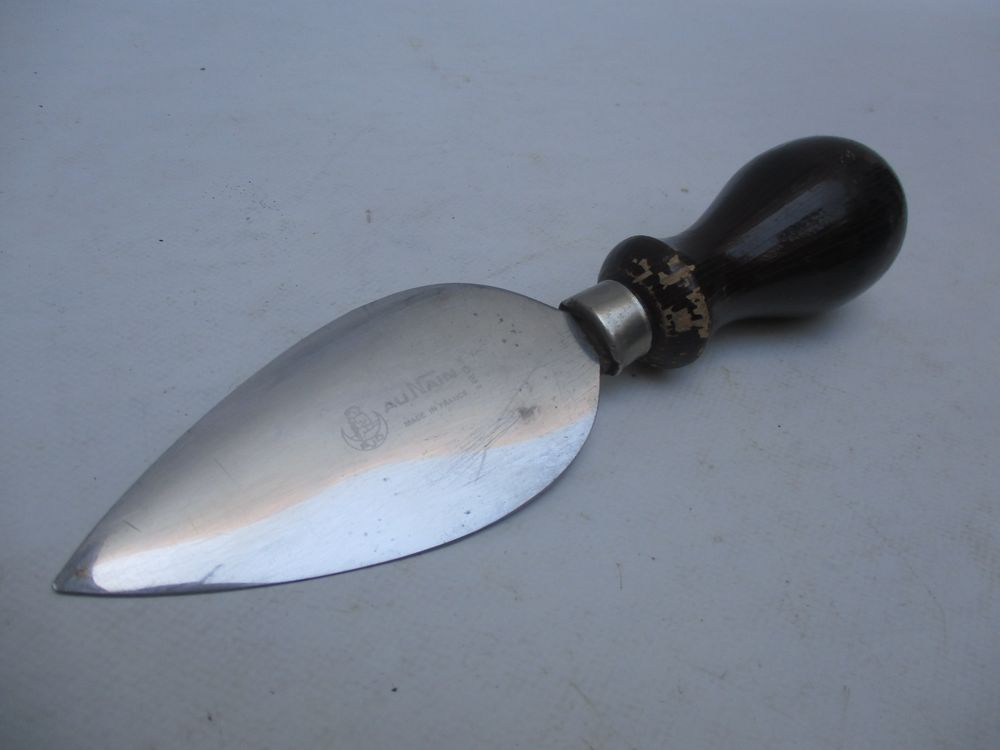 Couteau � parmesan Au Nain 20 Cagnes-sur-Mer (06)