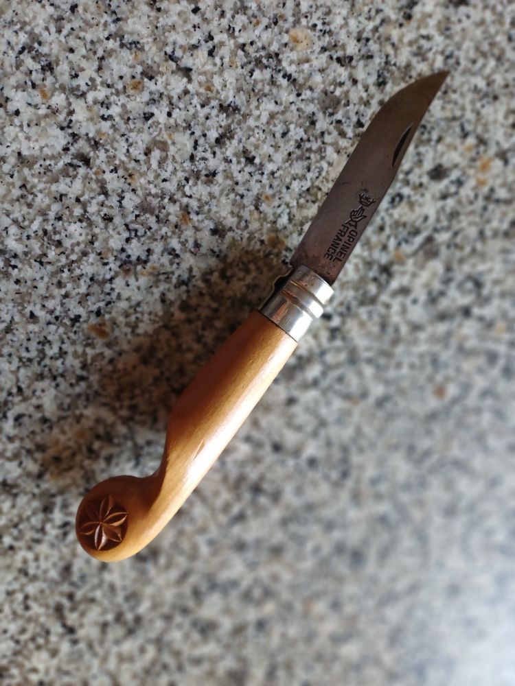couteau pliant Opinel manche sculpt� 30 Figeac (46)