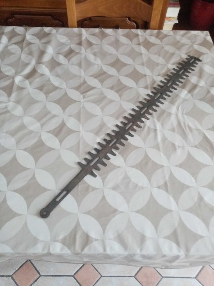 Jeu de couteau taille Haie Bosch Ahs 70 Herblay (95)