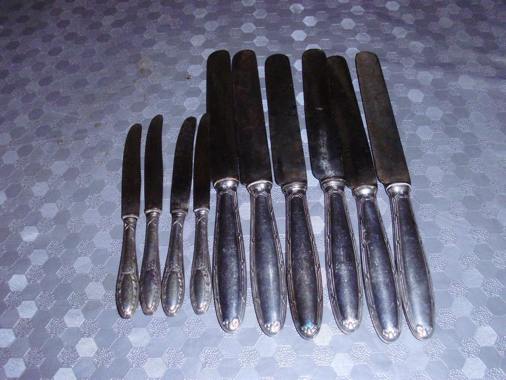 Couteaux argent poin�onn�e. 99 Paris 20 (75)