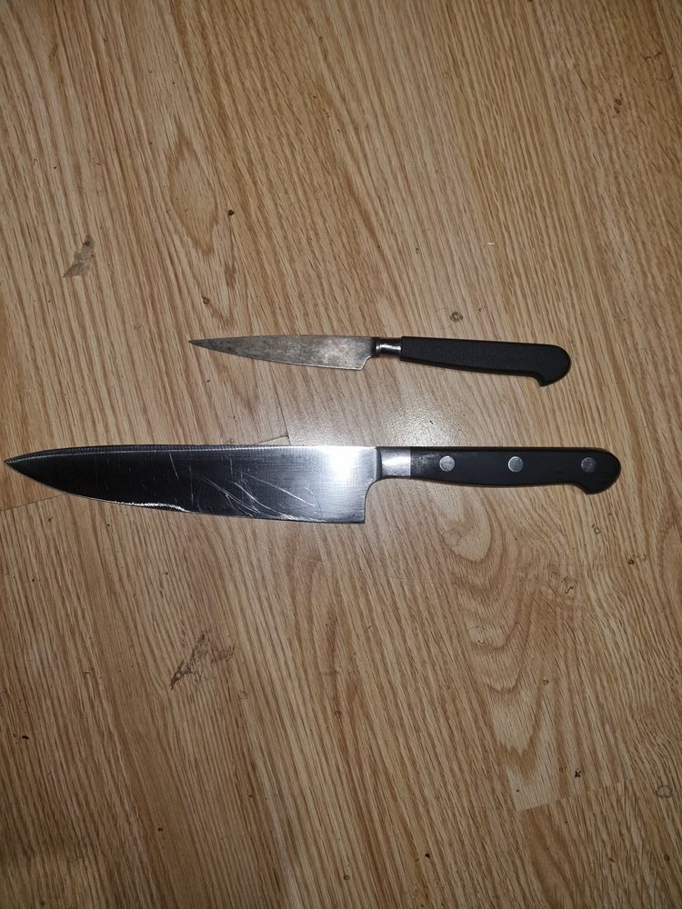 2 couteaux de cuisine professionnels +pierre a aiguis� 60 Foix (09)
