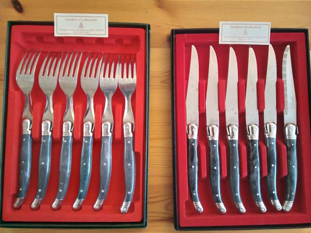 Set de couteaux et de fourchettes LAGUIOLES 60 Ris-Orangis (91)