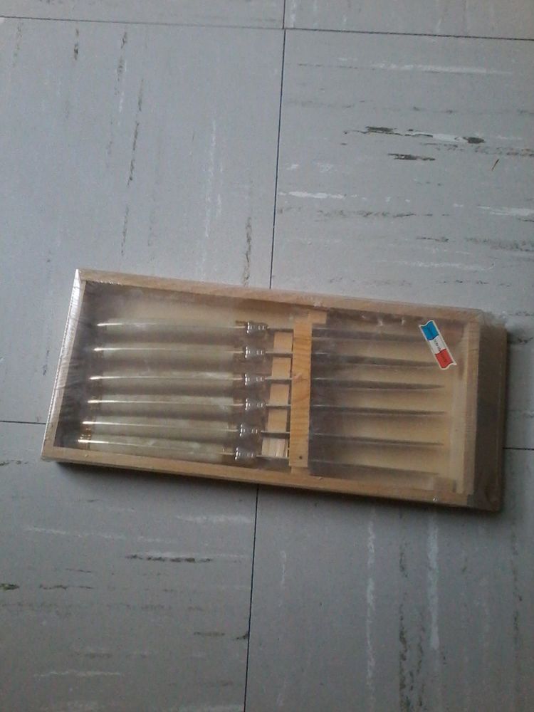 Couteaux  laguioles dans  coffret 15 Tourcoing (59)
