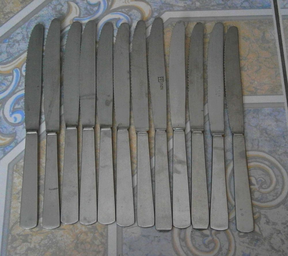 12 couteaux de table en inox 2 Saint-Yrieix-sur-Charente (16)