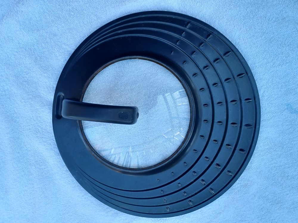 Couvercle multi diam�tres avec poign�e 10 Montigny-Lencoup (77)