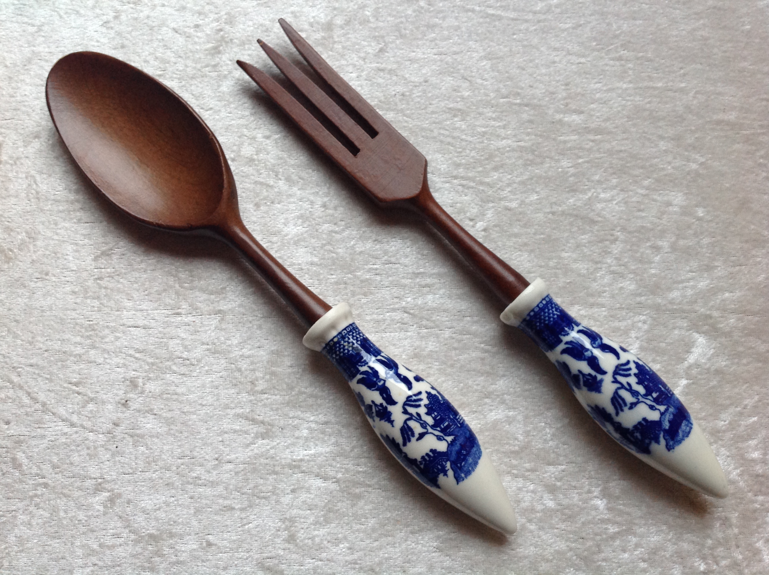 COUVERT � SALADE EN C�RAMIQUE ET BOIS FONC� Envoi Possible
9 Tr�gunc (29)