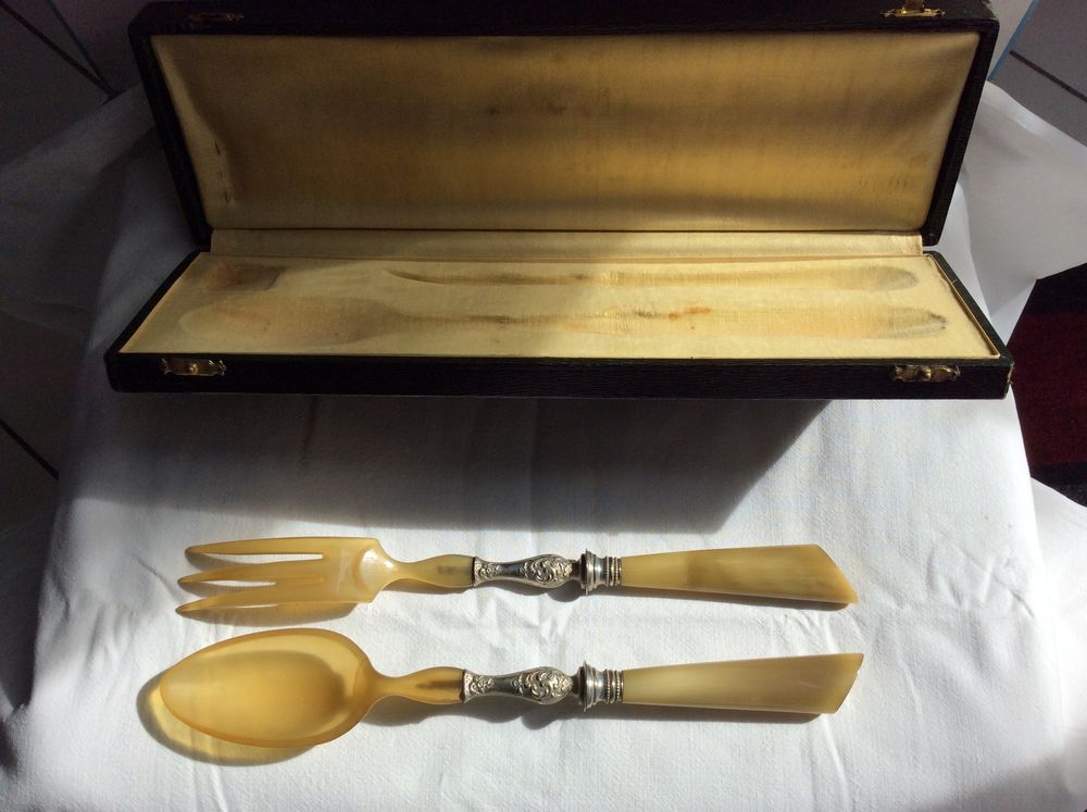 Couvert � salade corne blonde argent ou m�tal argent� ancien 30 Gif-sur-Yvette (91)