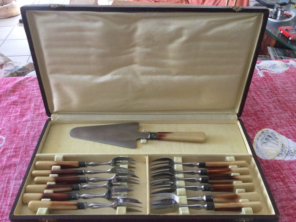 Couverts � dessert anciens des ann�es 1900 80 Toulouse (31)