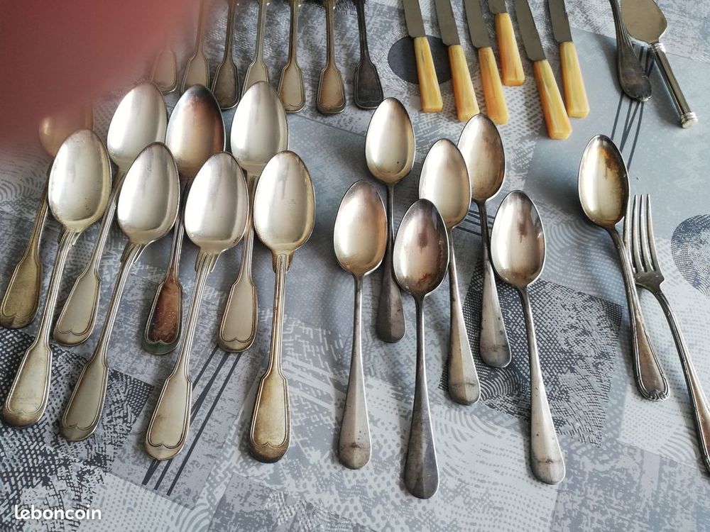 LOT COUVERTS METAL ARGENTE 43 pi�ces 60 Nice (06)