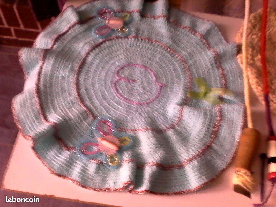 Couverture BB d�coratif laine crochet�e .Fait main 0 Ch�teauroux (36)