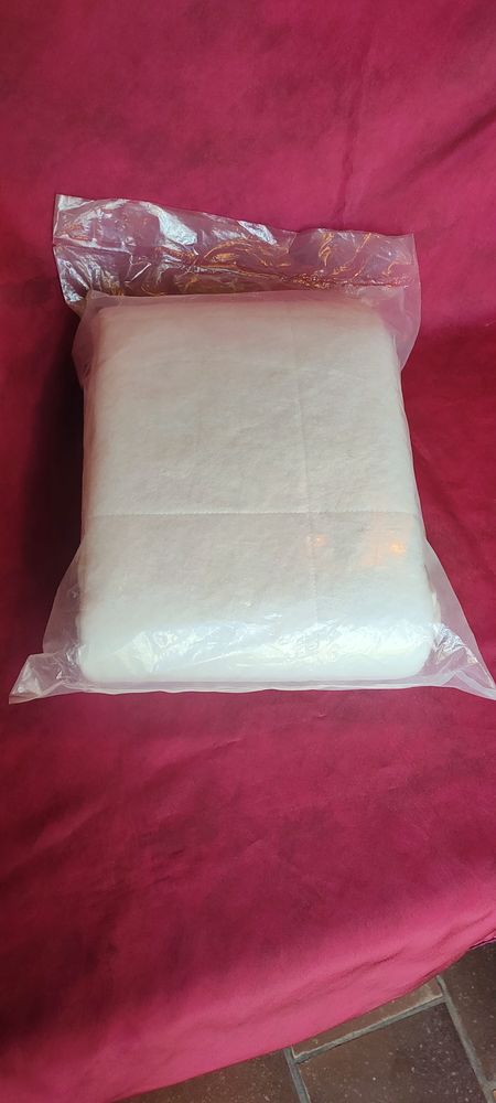 Couverture fine blanche 1m90 x 2m neuve en polyester 10 Avermes (03)