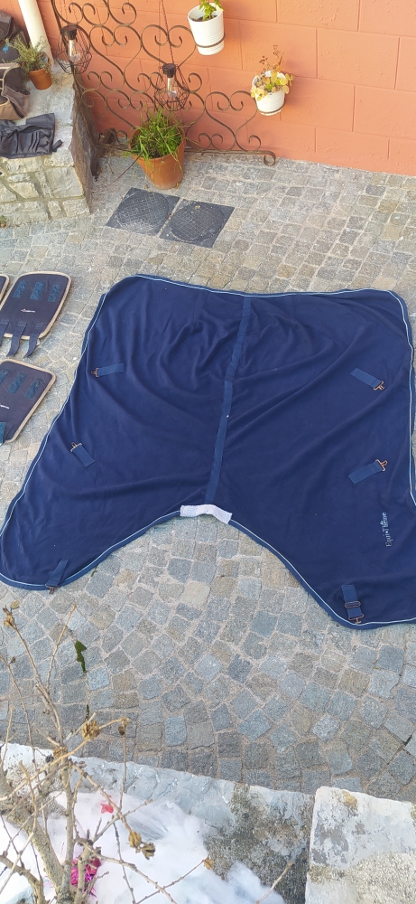 Couverture Isotherme pour cheval 9 Tourette-du-Ch�teau (06)