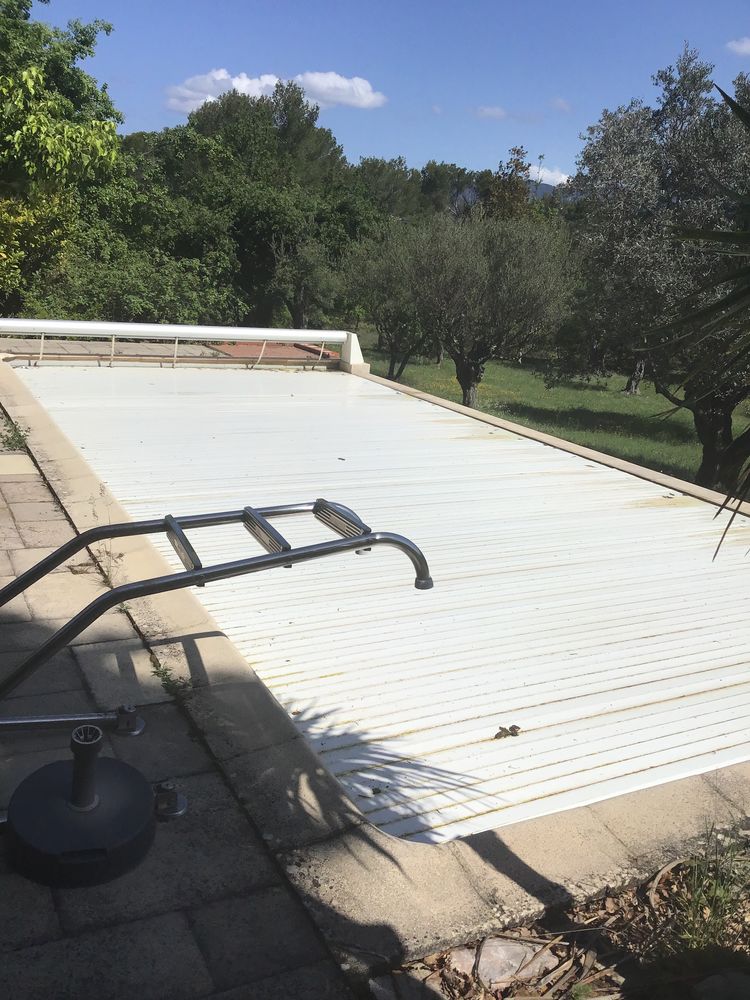 Couverture piscine 2500 Salernes (83)