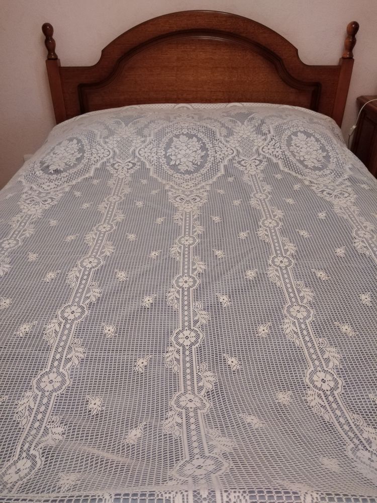 couvre lit et rideaux 40 Aouste-sur-Sye (26)