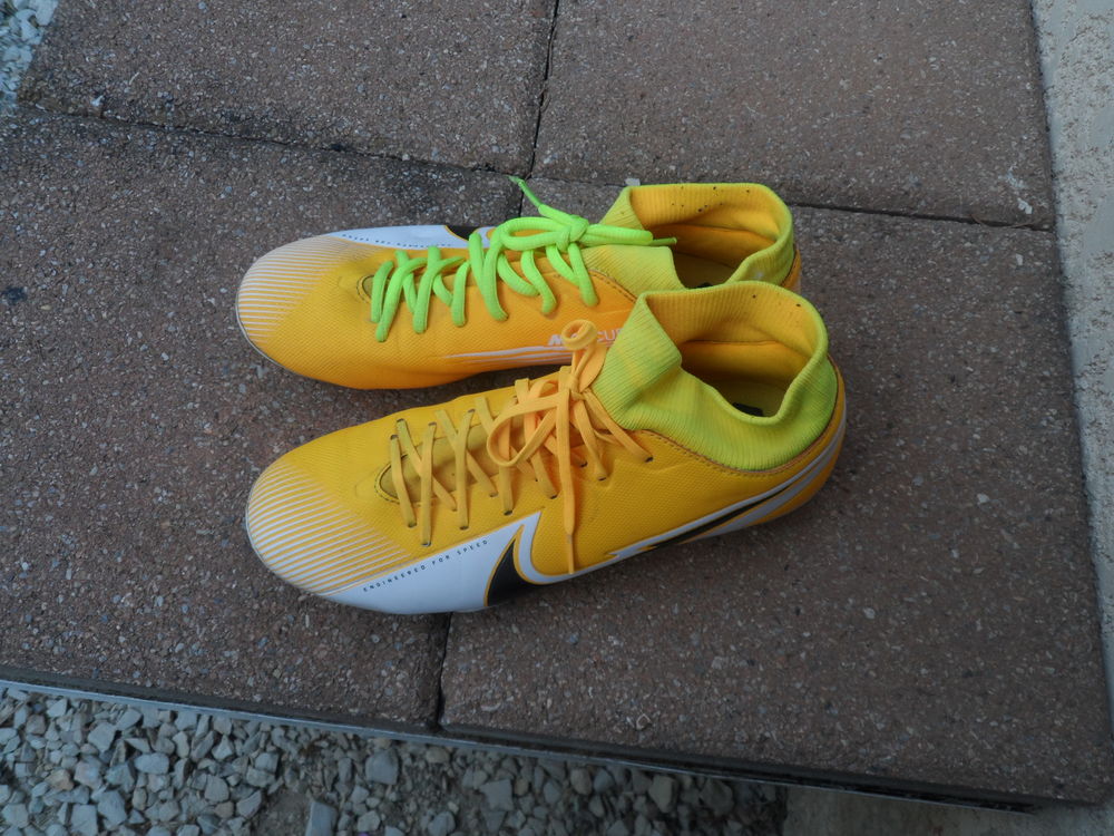 crampons de football chaussettes 40 Malauc�ne (84)