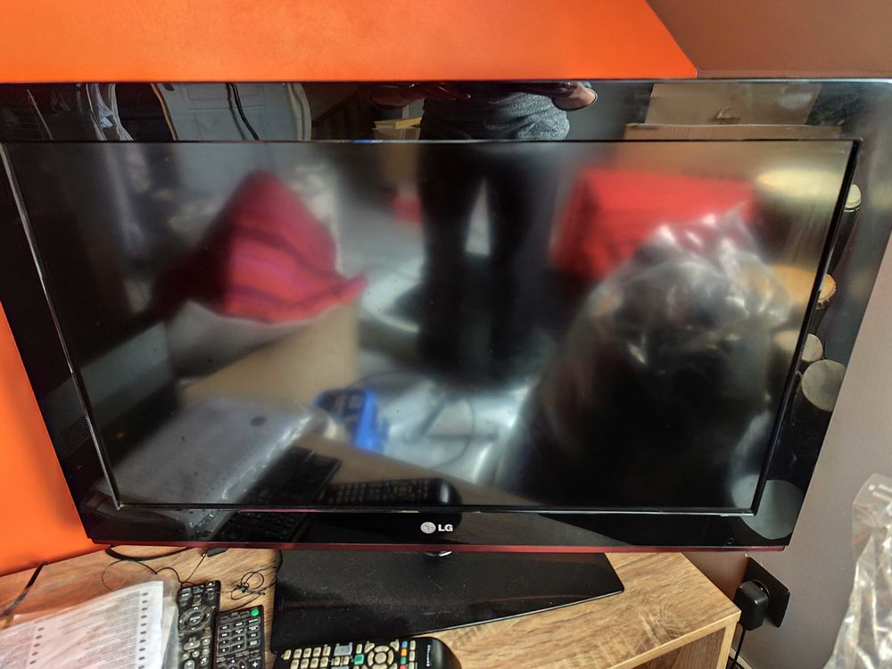 ��cran plat LG 80 cm/32 pouces 55 Saint-Gervais-la-For�t (41)