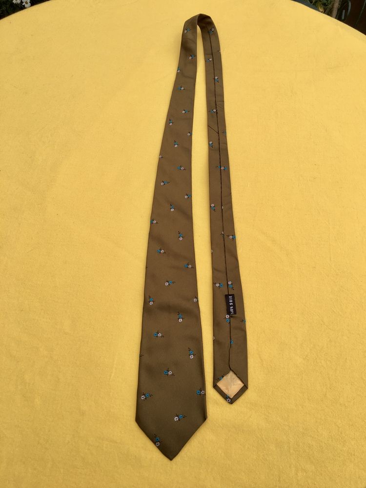 Cravate authentique ISLAND, 100% soie, �tat neuf 20 L'Isle-Jourdain (32)