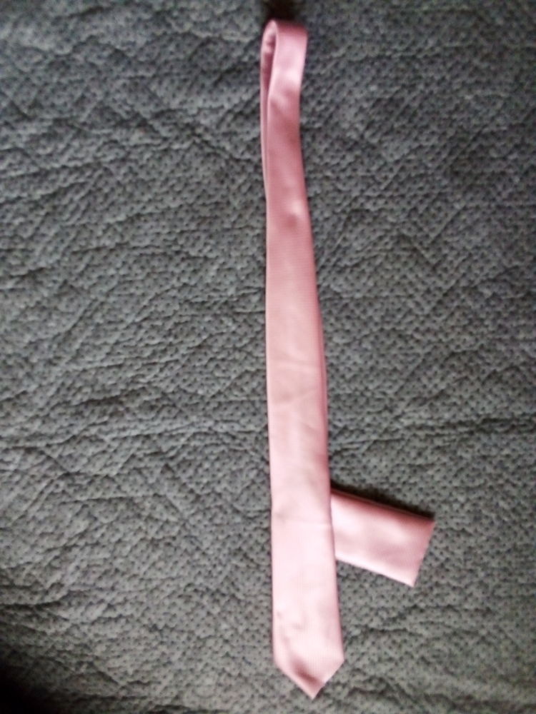 Cravate rose imprim�e et son mouchoir FINELLI 5 Cormelles-le-Royal (14)