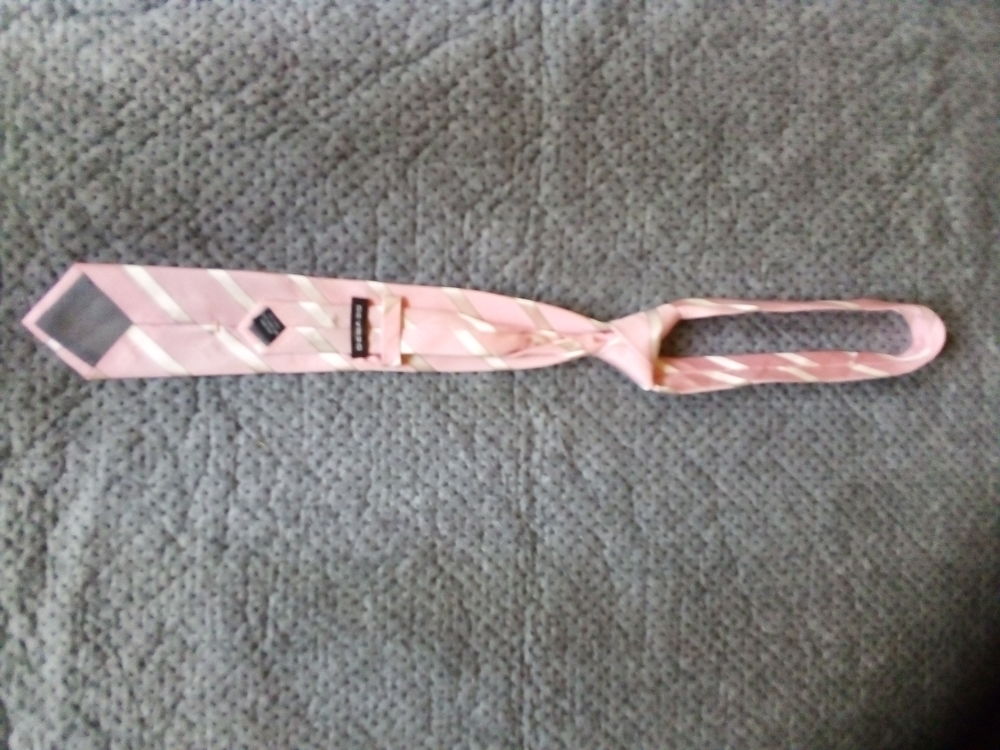 Cravate rose � rayures DEVRED en soie 5 Cormelles-le-Royal (14)