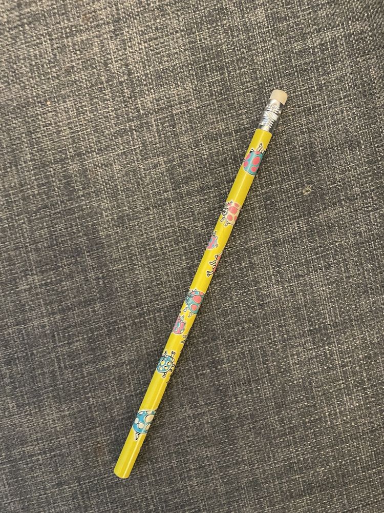 Crayon coccinelles jaunes collection
3 Bures-sur-Yvette (91)