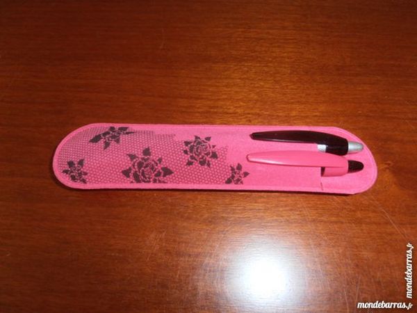 Crayons + pochette fuchsia (28c) 2 Tours (37)