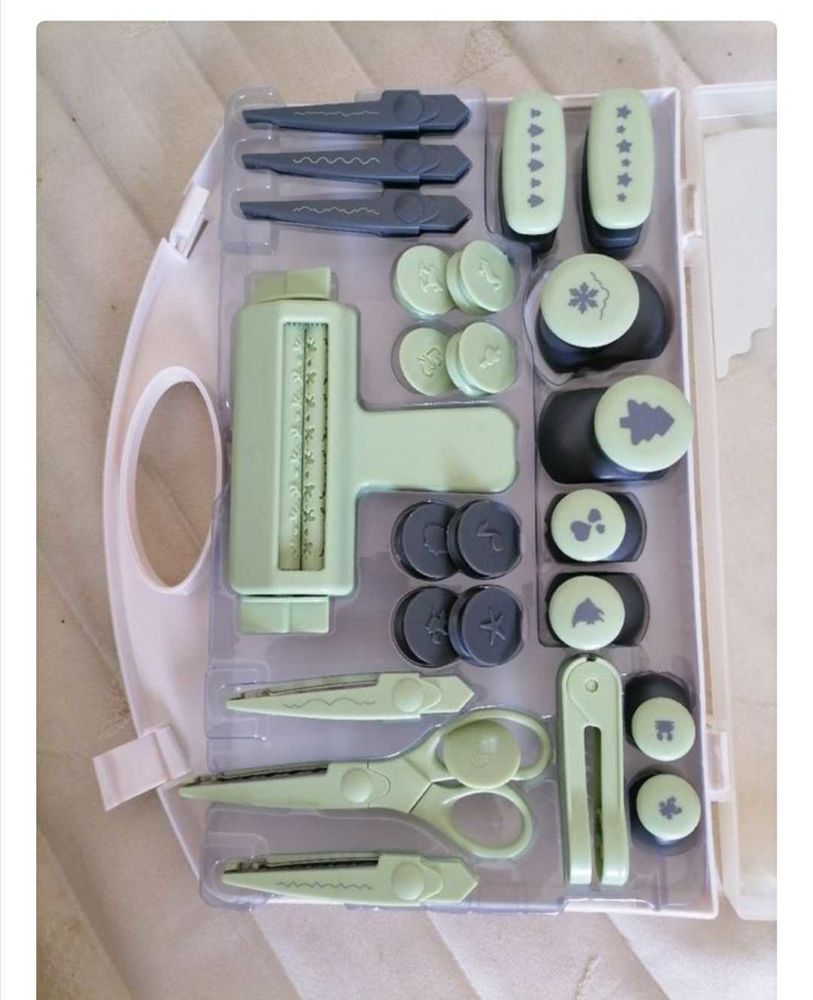 cr�ation de petites �toiles ou d�coration (Mini craft punch) 50 Saint-Michel-de-Chavaignes (72)