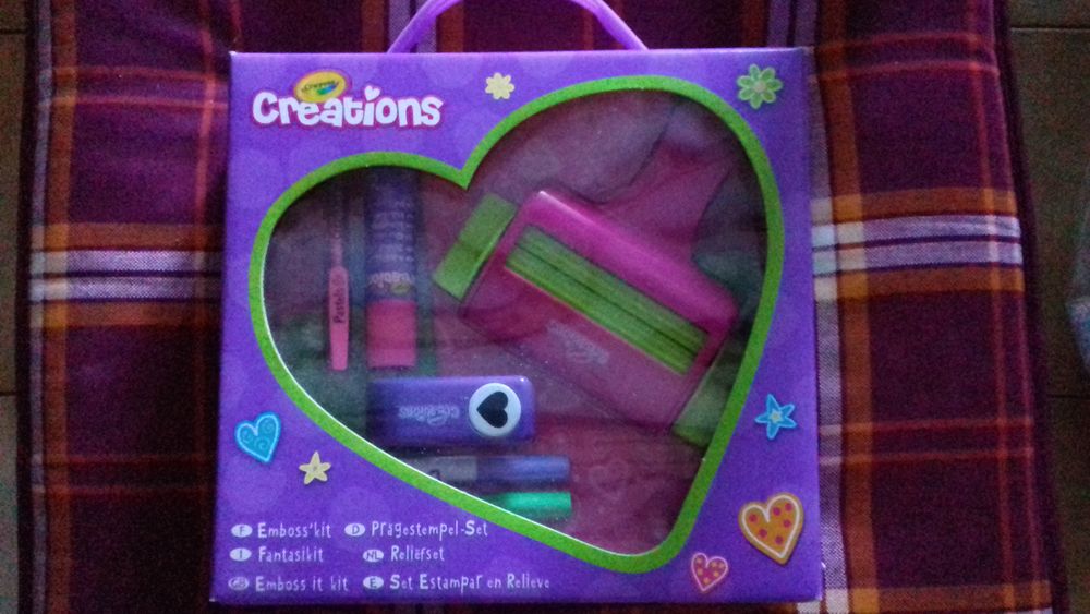 CREATIONS.
Jeu �ducatif pour cr�er des dessins sur  papier
10 Sept�mes-les-Vallons (13)