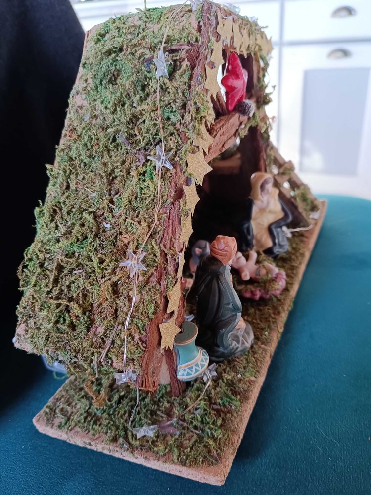 Cr�che artisanale, �clairage led couleur, avec bo�tier 25 Romange (39)