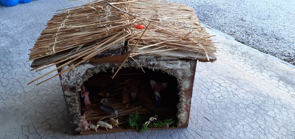 Creche avec santons
15 Sanary-sur-Mer (83)