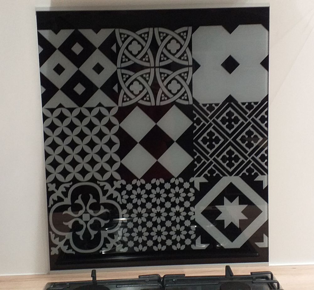 Cr�dence ou fond de hotte en verre 35 �lincourt-Sainte-Marguerite (60)