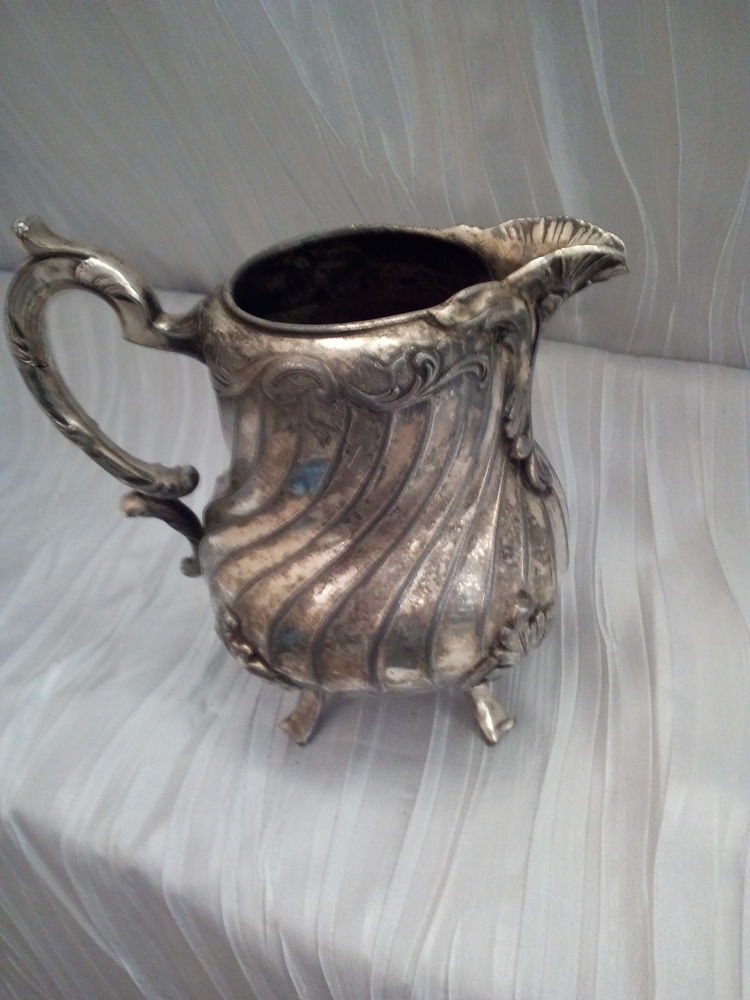 Cr�mier/Verseuse ancienne style Louis XV en m�tal argent� 90 Savigny-sur-Orge (91)