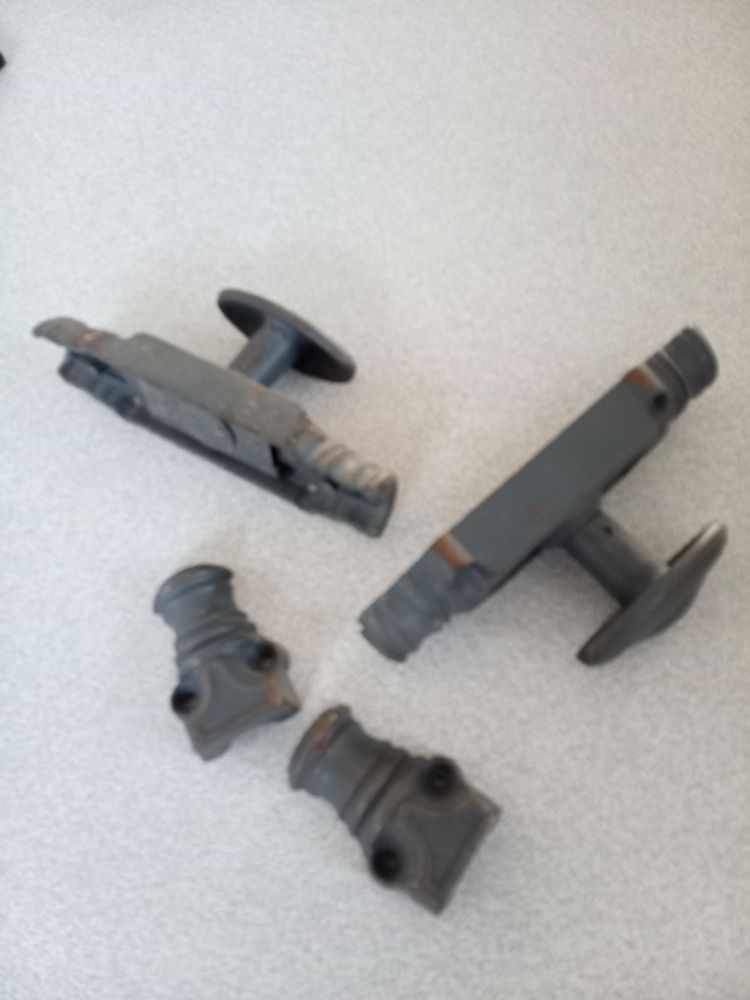 CREMONE pour FENETRES ANCIENNES 20 Pleurtuit (35)